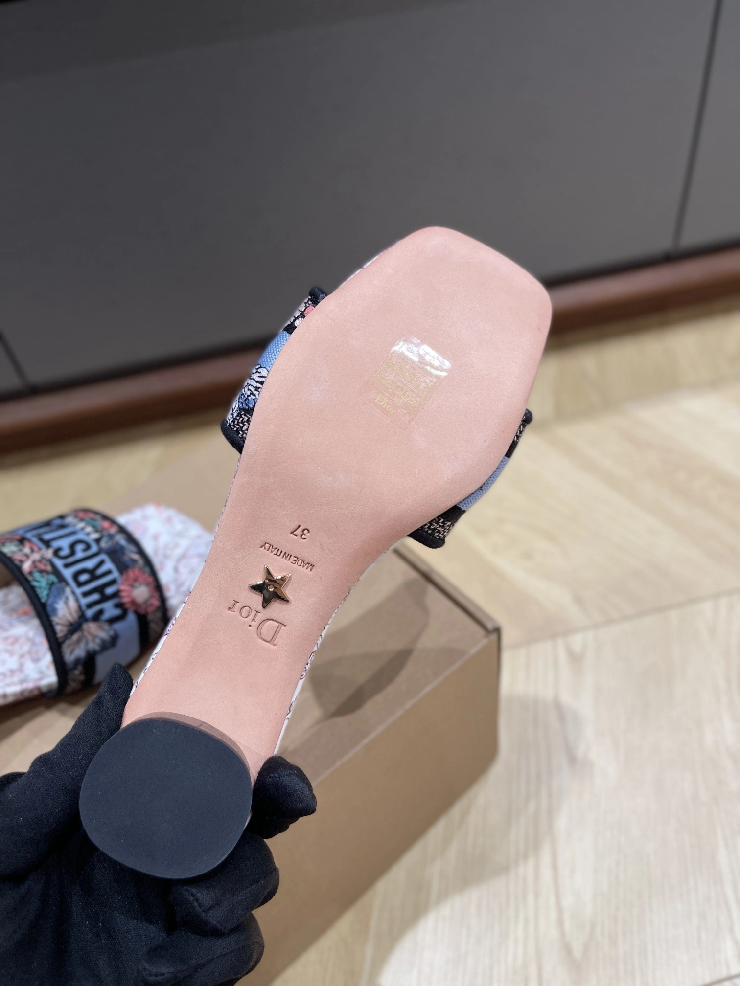 COCO-- 4ior KCQ902ECT_S84W embroidery Heel height：3.5cm item:E-XW03F0612